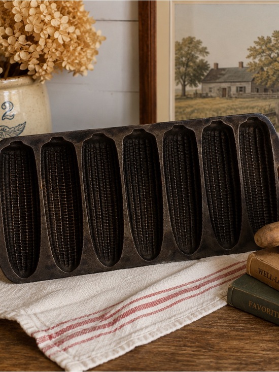 Other - Vintage-27C Cast Iron Cornbread Pan - Black